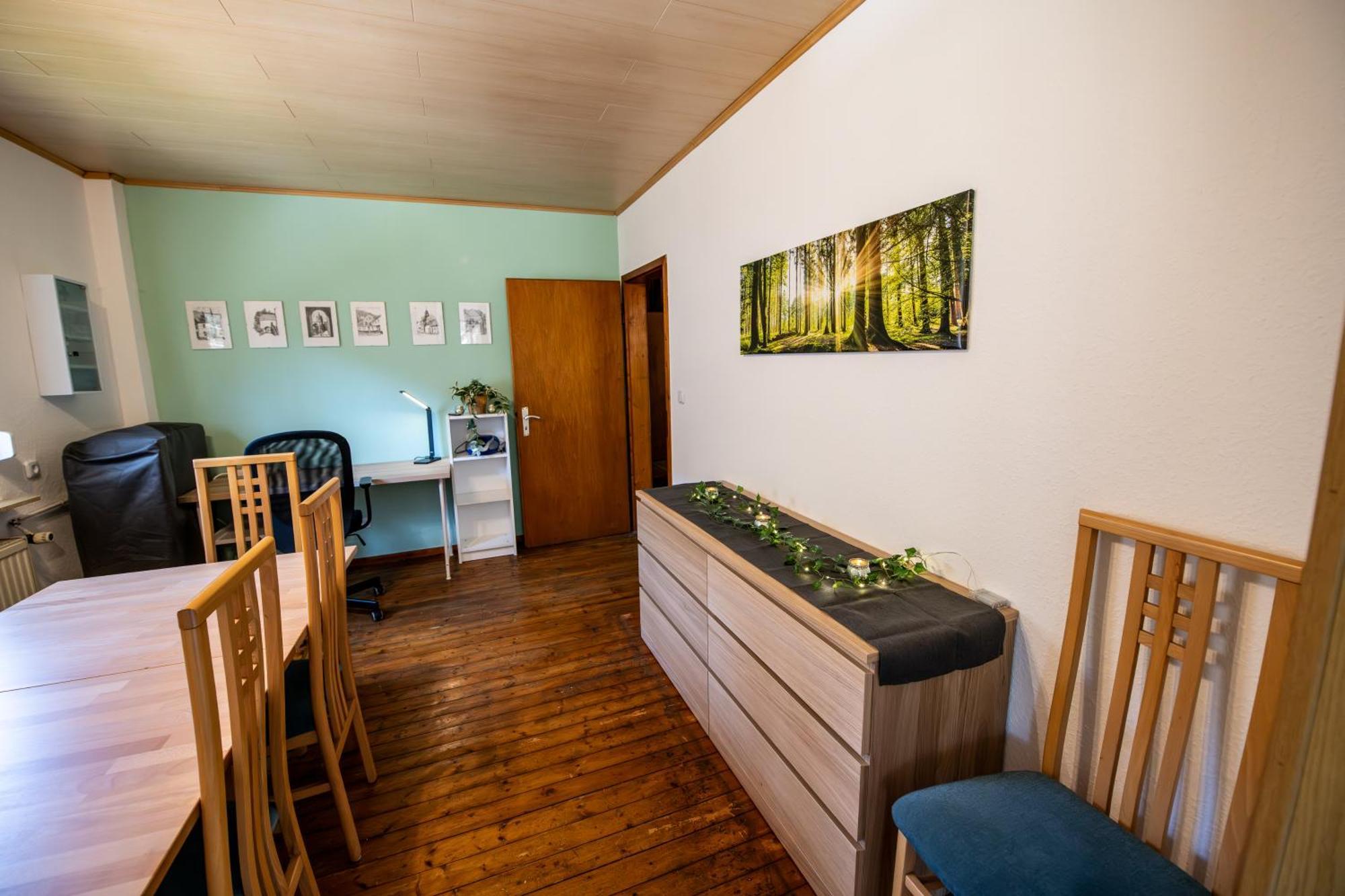 Schoene Ferienwohnung In Ruhiger Lage Алтена Екстериор снимка