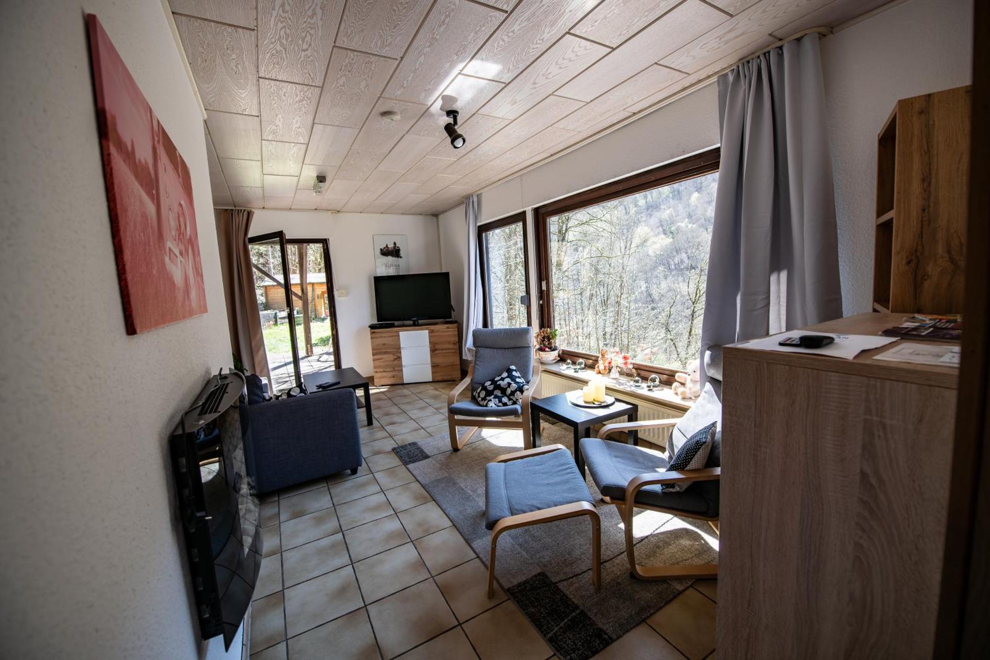 Schoene Ferienwohnung In Ruhiger Lage Алтена Екстериор снимка