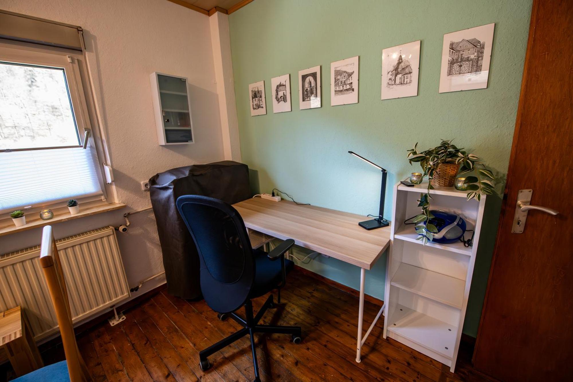 Schoene Ferienwohnung In Ruhiger Lage Алтена Екстериор снимка