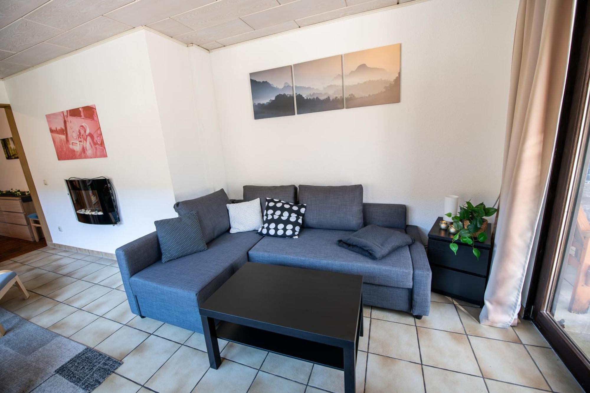 Schoene Ferienwohnung In Ruhiger Lage Алтена Екстериор снимка