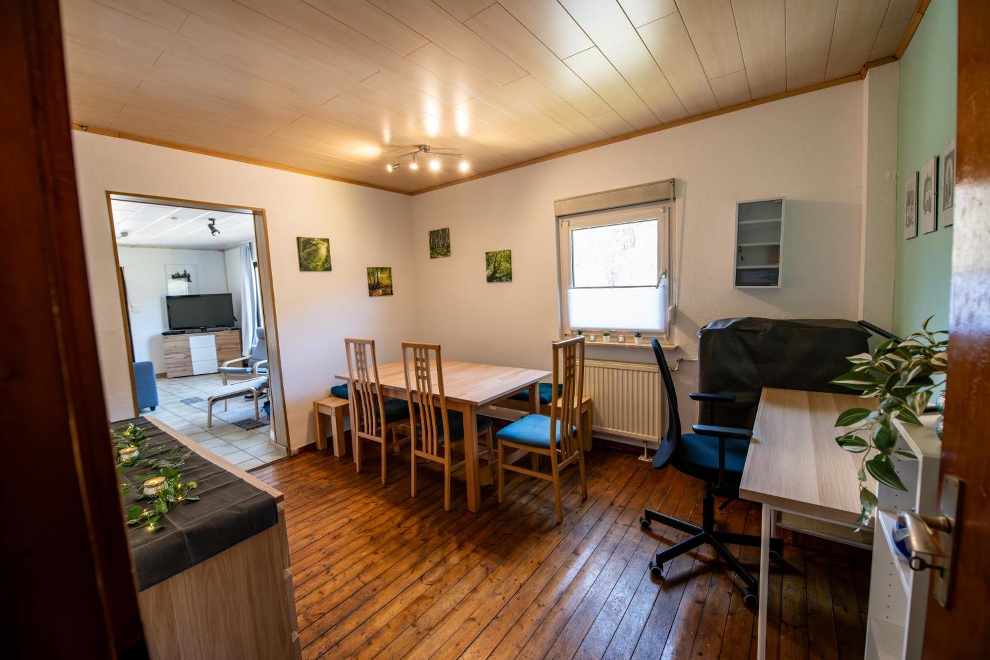 Schoene Ferienwohnung In Ruhiger Lage Алтена Екстериор снимка