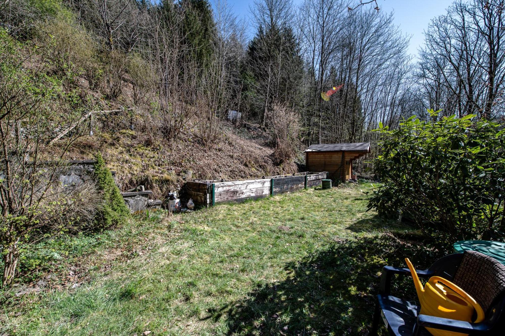 Schoene Ferienwohnung In Ruhiger Lage Алтена Екстериор снимка